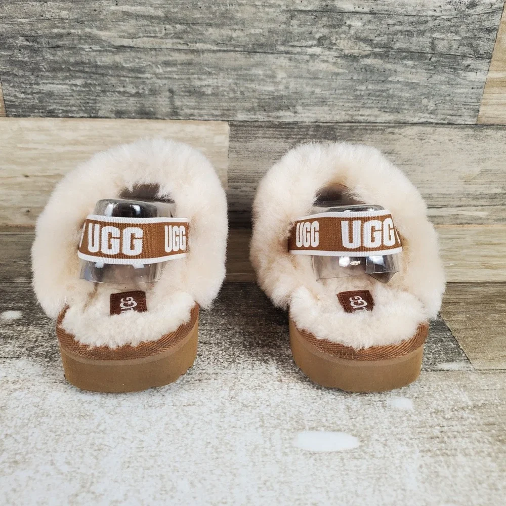 UGG excellent light
